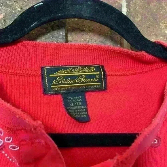 Eddie Bauer Red long sleeve shirt with paisley pattern - Picture 2 of 2